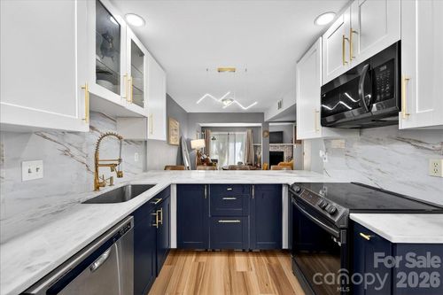 8007 Horse Chestnut Ln, Charlotte, NC, 28277-9815 | Card Image