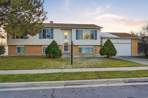 8772 Midvalley Dr, West Jordan, UT, 84088-9041 | Card Image