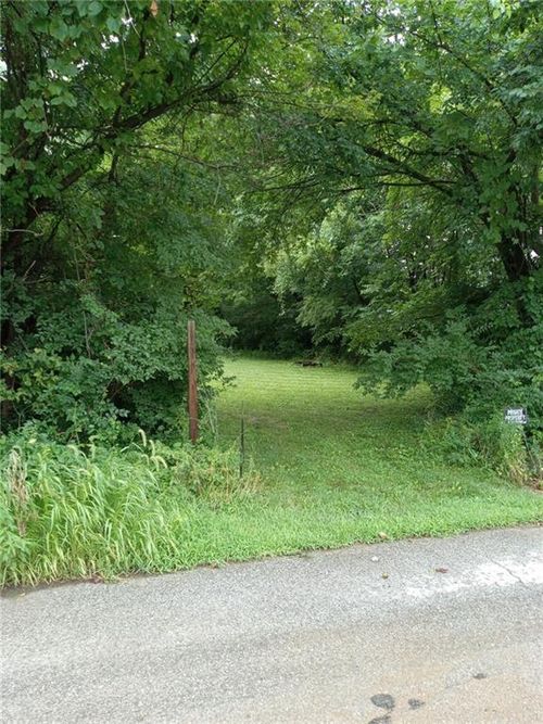 111 Vamo Rd, Warrensburg, MO, 64093-1351 | Card Image
