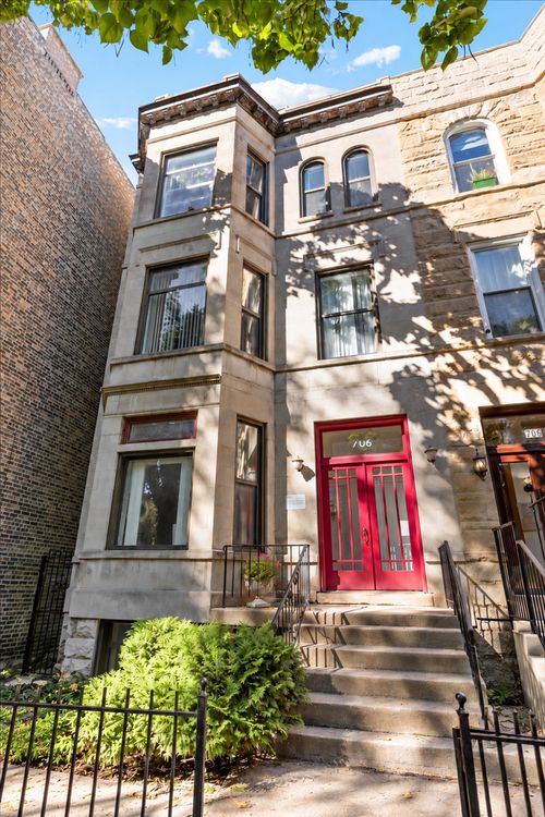 g-708 W Buckingham Pl, Chicago, IL, 60657-6519 | Card Image