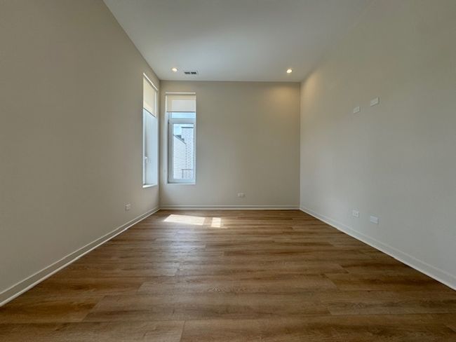 103 - 4177 W Belmont Ave, Condo with 3 bedrooms, 2 bathrooms and 2 parking in Chicago IL | Image 10