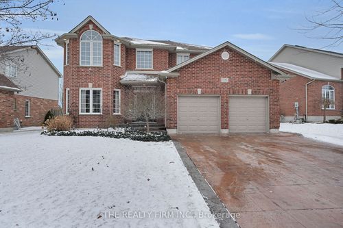 1162 Thornley St, London, ON, N6K4V5 | Card Image