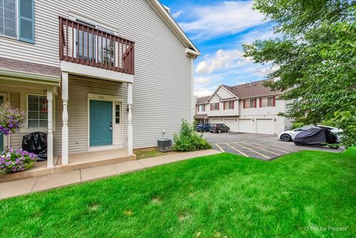 541-541 Fox Ridge Dr, Fox Lake, IL, 60020-1955 | Card Image