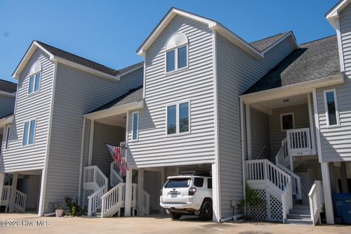 352 Edgewater Rd, Washington, NC, 27889-8575 | Card Image