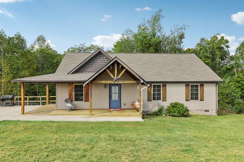 724 Kirbytown Rd, Lafayette, TN, 37083-3806 | Card Image