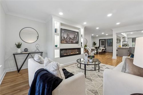 106 La Rue Pl Nw, Atlanta, GA, 30327-4077 | Card Image