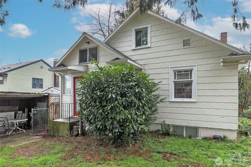 2209 E Roanoke St, Seattle, WA, 98112-2241 | Card Image