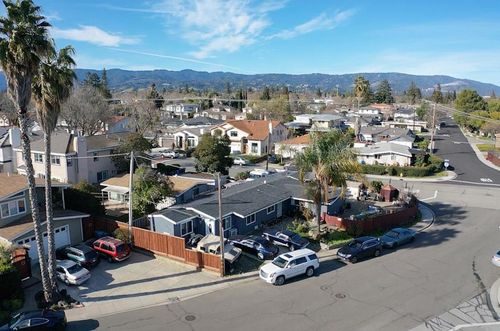 18940 Loree Ave, Cupertino, CA, 95014-3637 | Card Image
