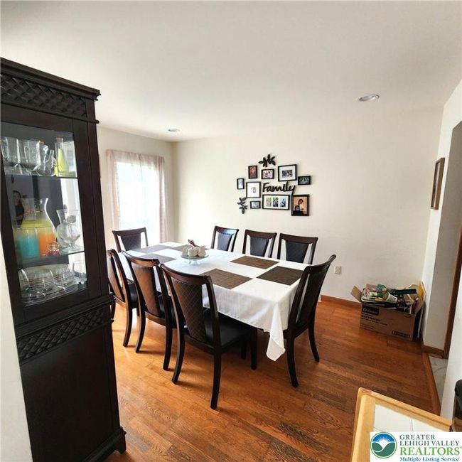 DINING 1 | Image 8