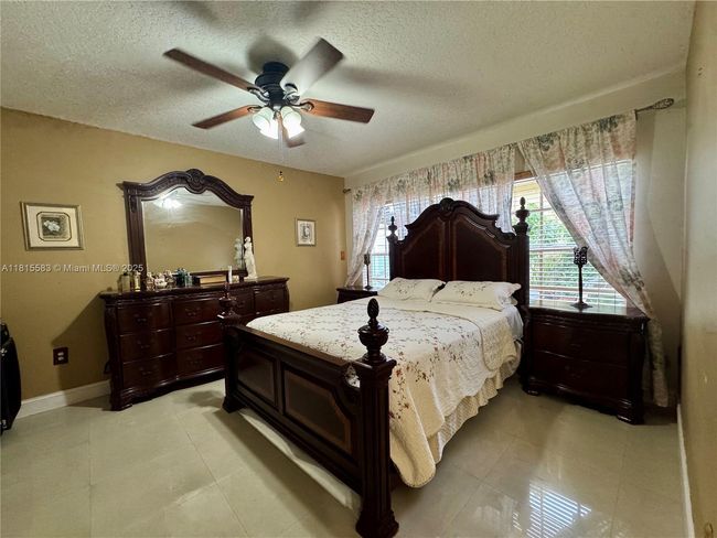 17086 Sw 144 Th Ct, House other with 3 bedrooms, 2 bathrooms and null parking in Miami FL | Image 18