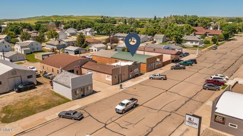 216 N Broadway St, Linton, ND, 58552-7019 | Card Image