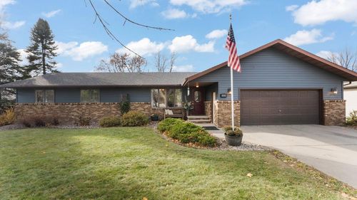 308 23rd St Se, Willmar, MN, 56201-3832 | Card Image