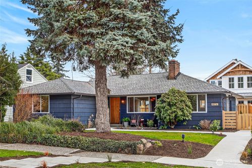 9014 34th Ave Sw, Seattle, WA, 98126-3804 | Card Image