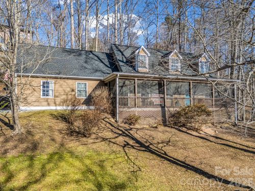 181 Beechwood Lakes Dr, Hendersonville, NC, 28792-8213 | Card Image