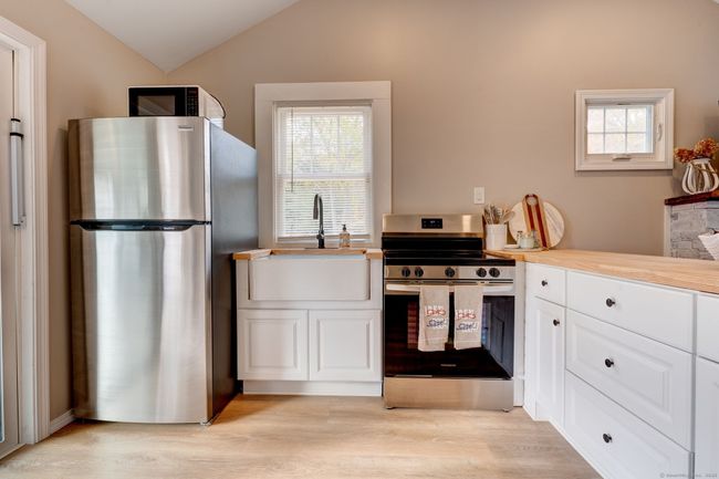 308 Old Colony Rd, House other with 2 bedrooms, 1 bathrooms and 6 parking in Old Lyme CT | Image 16