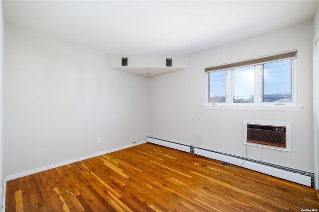 2781 Bayview Ave, House other with 4 bedrooms, 2 bathrooms and null parking in Wantagh NY | Image 17