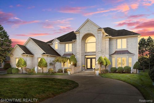 13676 Timberwyck Dr, Shelby Township, MI, 48315-2403 | Card Image