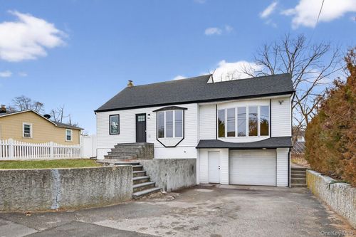 52 S 21st St, Wyandanch, NY, 11798-3017 | Card Image