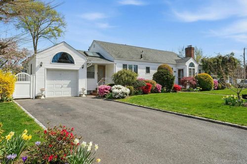 1461 Briard St, Wantagh, NY, 11793-2908 | Card Image