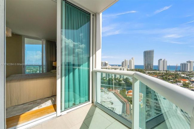 APT-2011 - 19400 Turnberry Way, Condo with 3 bedrooms, 3 bathrooms and null parking in Aventura FL | Image 43