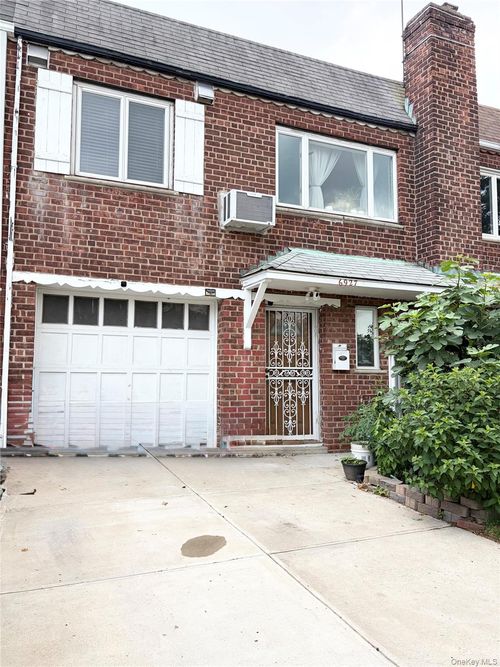 6927 169th St, Fresh Meadows, NY, 11365-3349 | Card Image