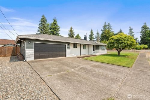 26324 Se 426th St, Enumclaw, WA, 98022-8332 | Card Image