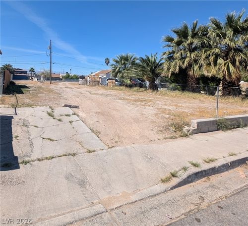 1927 Harvard St, North Las Vegas, NV, 89030-6716 | Card Image