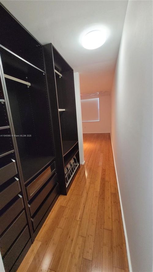 apt-316-1800 Sans Souci Blvd, North Miami, FL, 33181-3033 | Card Image