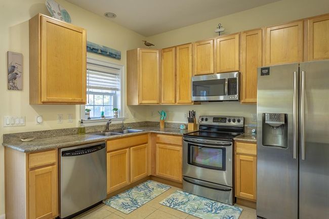 Stainless appliance/ wooden cabinets | Image 18