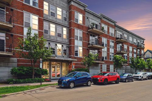 339-66 Winder St, Detroit, MI, 48201-3130 | Card Image