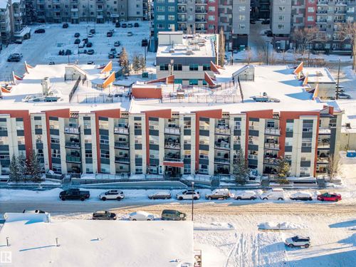 {{alt}} | Card Image