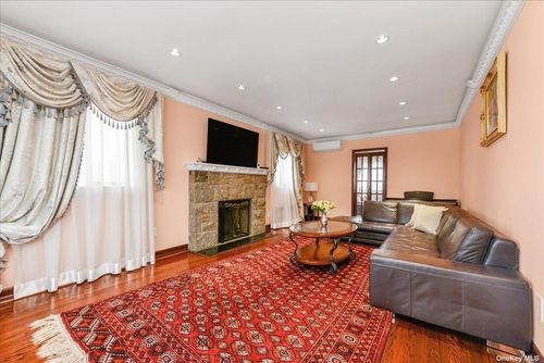 87 Chevy Chase St, Jamaica, NY, 11432-2443 | Card Image