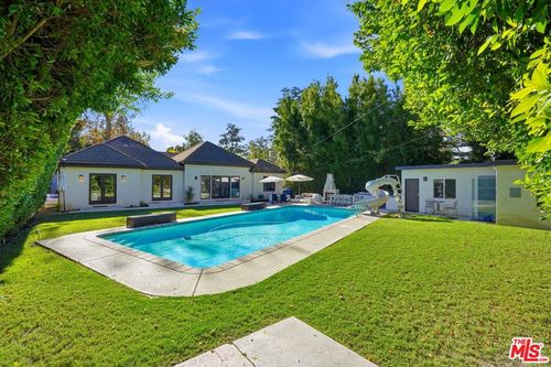 13201 Bloomfield St, Sherman Oaks, CA, 91423 | Card Image