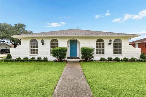 2017 Houma Blvd, Metairie, LA, 70001-2532 | Card Image