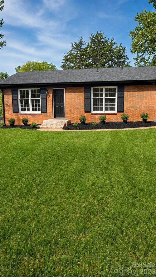 1307 6th Ave Nw, Conover, NC, 28613-2303 | Card Image