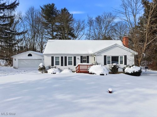 19120 Haskins Rd, Chagrin Falls, OH, 44023-6054 | Card Image