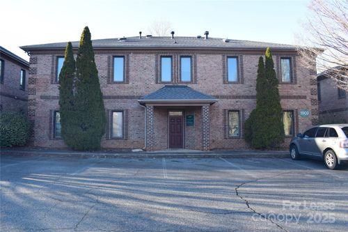 1909 J N Pease Pl, Charlotte, NC, 28262-4558 | Card Image