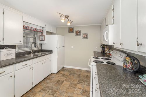 515 Burlington St, Wadesboro, NC, 28170-2501 | Card Image