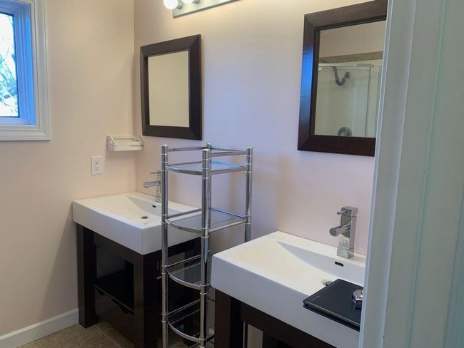 Primary bath - double vanities | Image 22