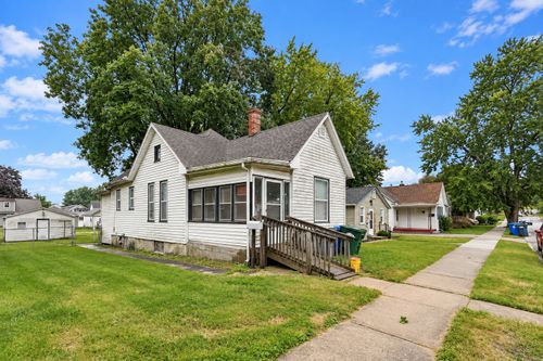 633 Locust Pl, Clinton, IA, 52732-7106 | Card Image