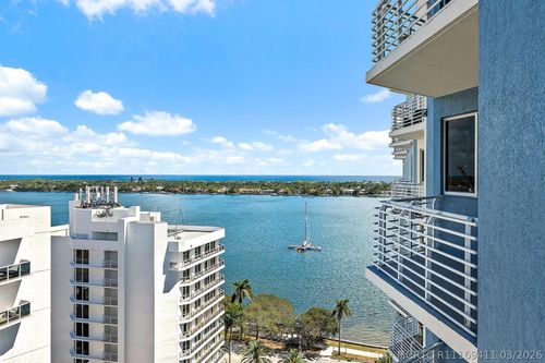 ph-l7-1551 N Flagler Dr, West Palm Beach, FL, 33401-3452 | Card Image