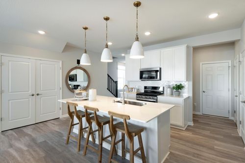 4745 Airlake Dr, Woodbury, MN, 55129-5728 | Card Image