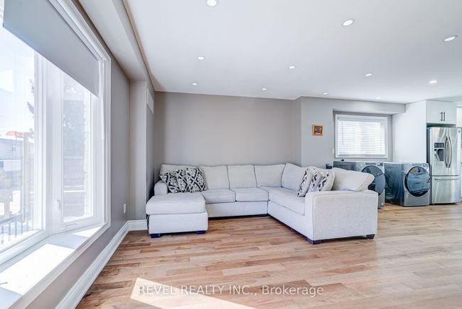 524 Fergo Ave, House attached with 4 bedrooms, 3 bathrooms and 2 parking in Mississauga ON | Image 13