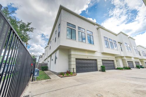 24 N N Hutcheson Street Street, Houston, TX, 77003 | Card Image