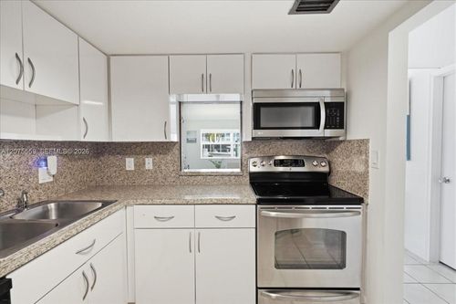 1b-3105 Ne 28th St, Fort Lauderdale, FL, 33308-7440 | Card Image