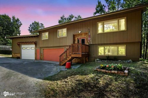 10243 Genora St, Eagle River, AK, 99577-8153 | Card Image