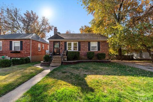 8746 White Ave, Brentwood, MO, 63144-2030 | Card Image