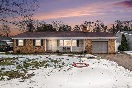 2852 Leelanau Dr, Grand Rapids, MI, 49525-1903 | Card Image