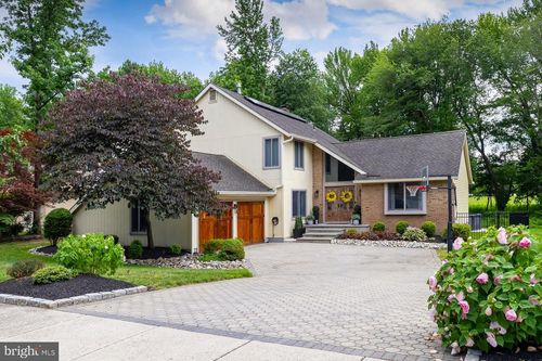 5 Saint Emilion Ct, West Deptford, NJ, 08096-5743 | Card Image