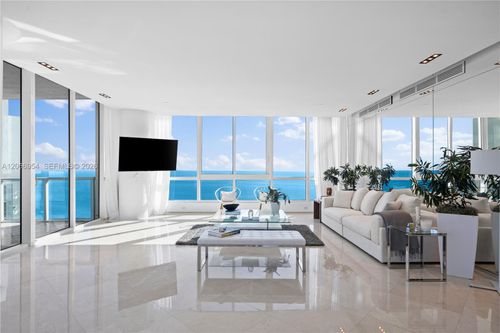 3207-100 S Pointe Dr, Miami Beach, FL, 33139-7364 | Card Image